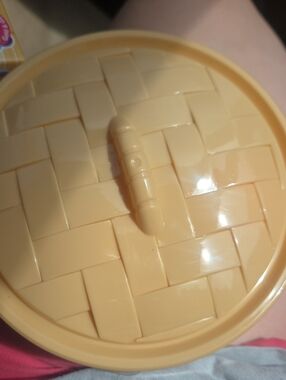 Beige Woven-Style Plastic Lid